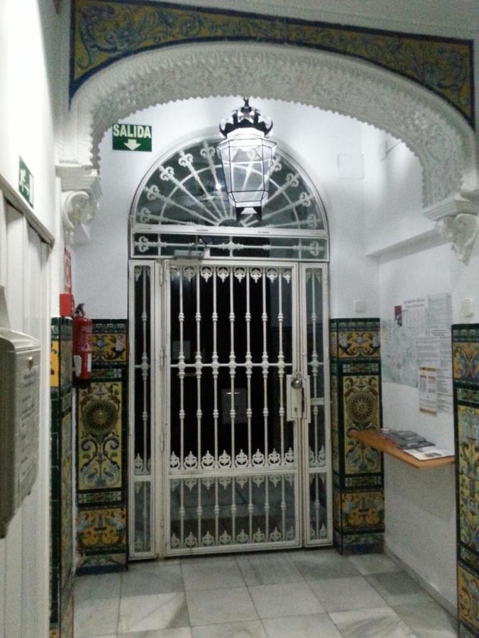Hostel Urban Sevilla Exteriör bild